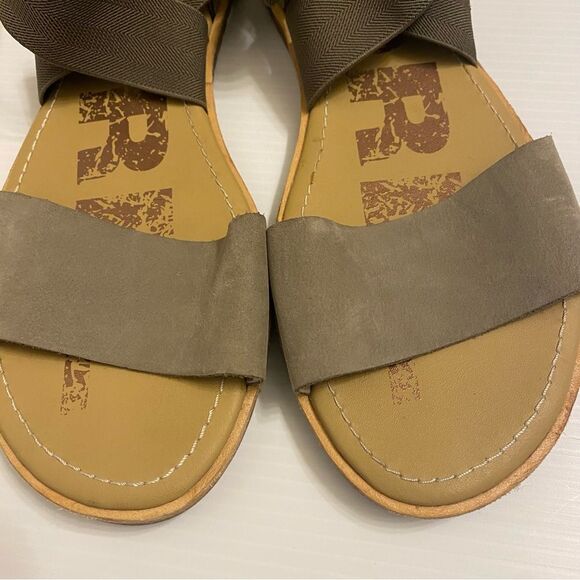 SOREL Ella NL3201-365 green Leather flats stretch slip on sandals size 9.5 - Picture 4 of 8